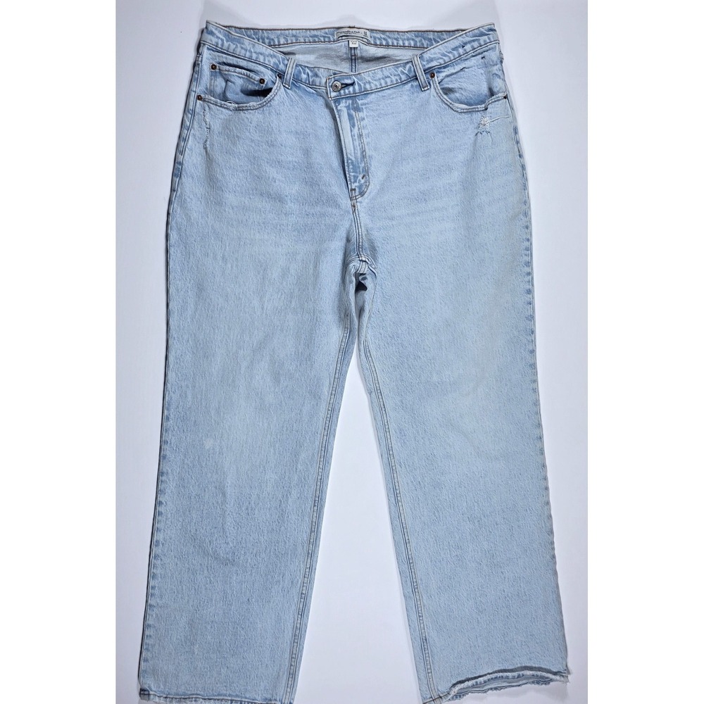 Abercrombie & Fitch Curve Love 90s Relaxed Jean High Rise Light Wash 34 18R